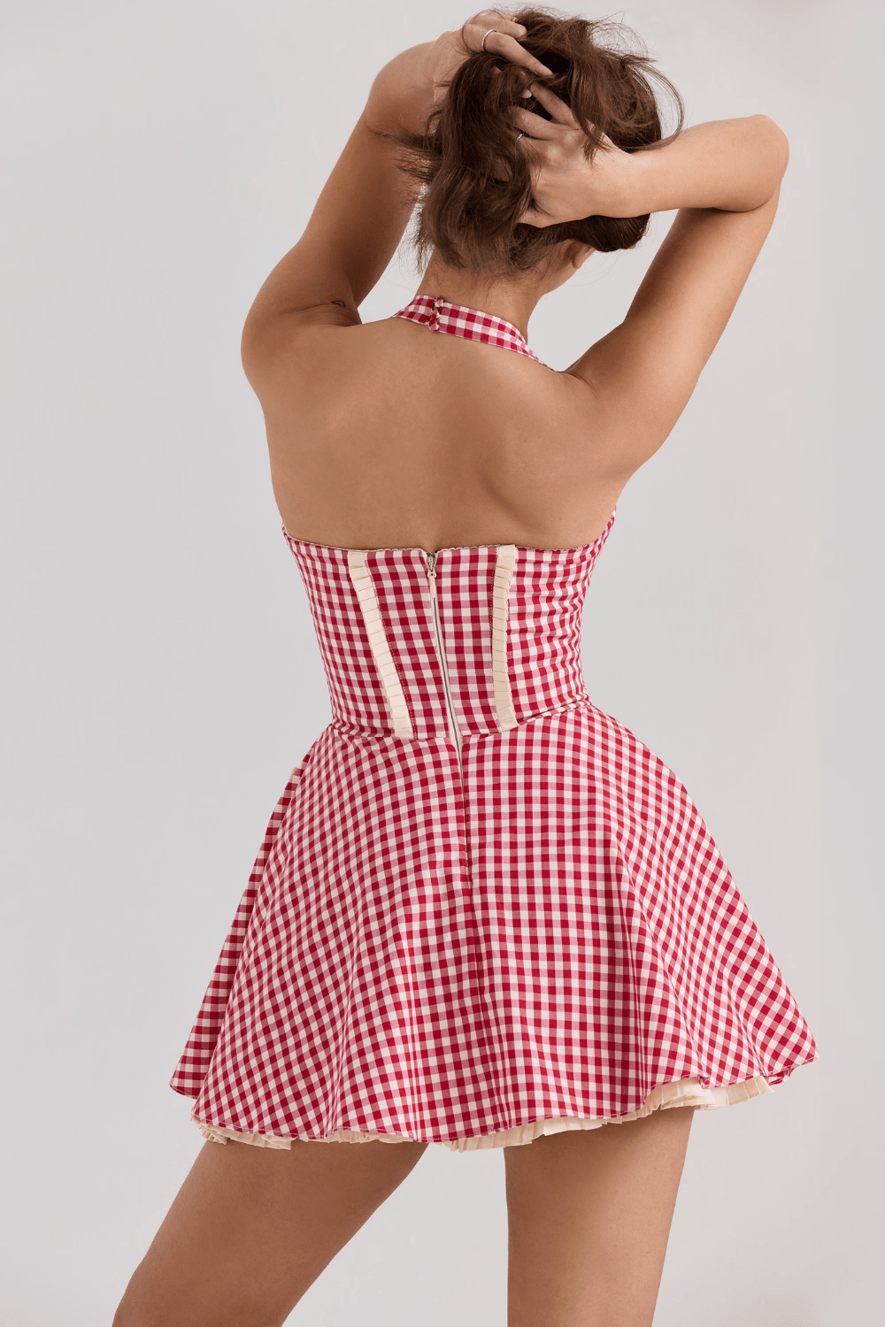 Bezauberndes kurzes Kleid