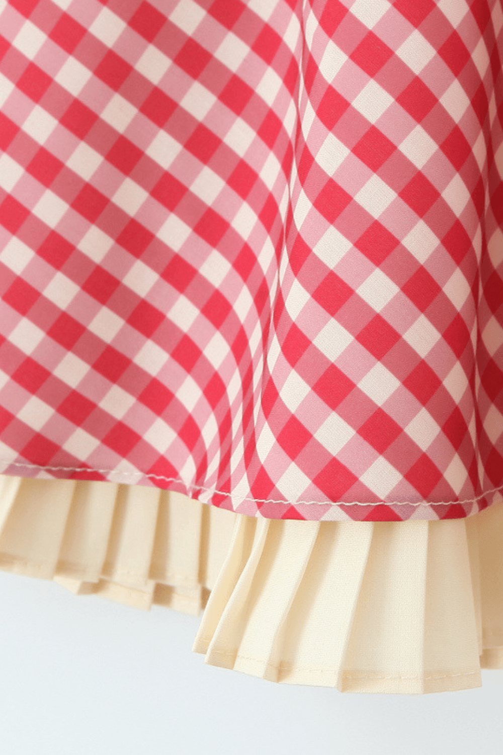 Bezauberndes kurzes Kleid