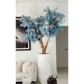 St. Tropez Vase in mattweiß mit blauen Kirschblüten
